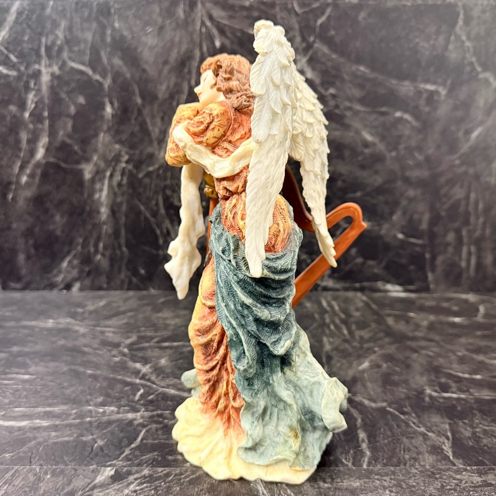 Angel Resting on Harp Figurine - Picture 6 of 16